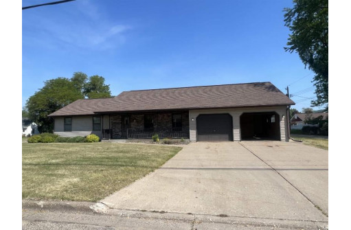 1001 E Brunson, Prairie Du Chien, WI 53821