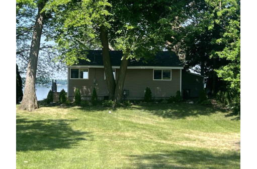 349 S Ferry Dr, Lake Mills, WI 53551