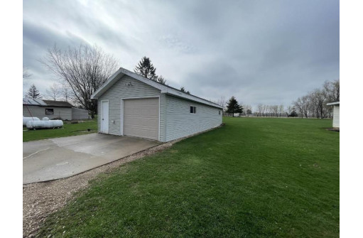 W741 Blackhawk Ln, Berlin, WI 54923