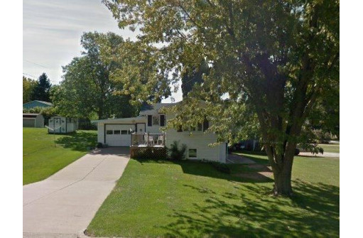 895 Camp St, Platteville, WI 53818