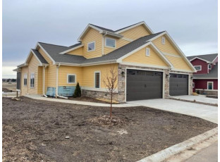 6671 Church Hill Court DeForest, WI 53532