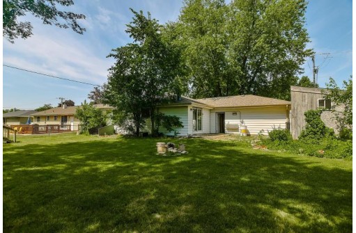 2025 Oakhill Avenue, Janesville, WI 53546