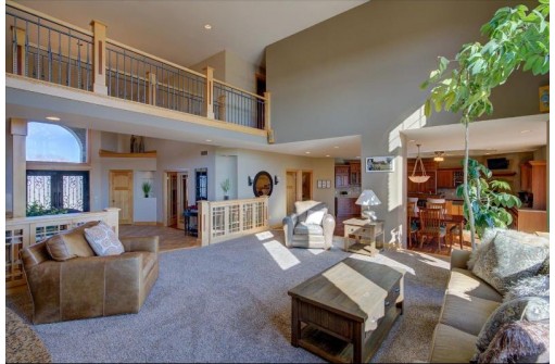 5574 Polo Ridge, Waunakee, WI 53597