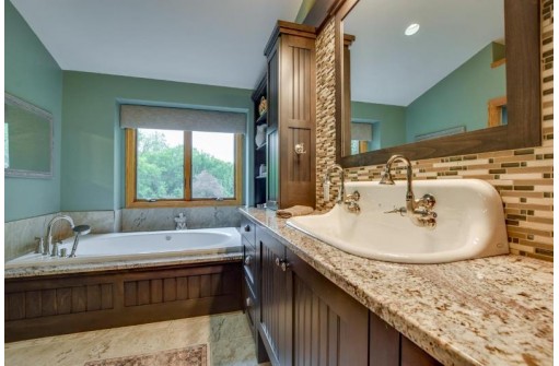 1806 Dunnwood Way, Oregon, WI 53575