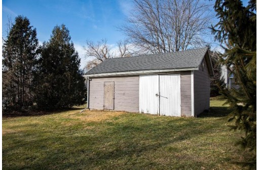 11709 County Road Vv, Cassville, WI 53806