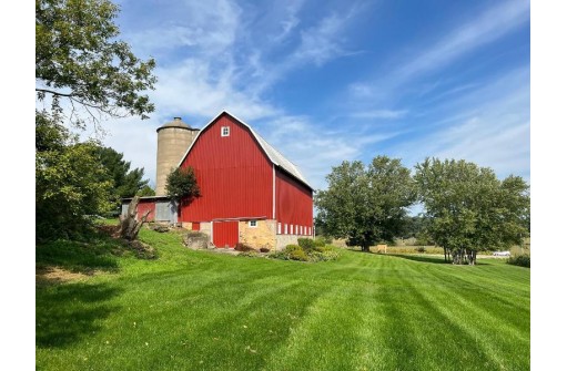 8289 County Road G, Verona, WI 53593