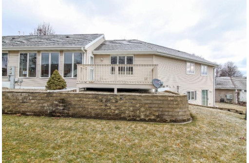 112 Buckingham Court 212, Cambridge, WI 53523