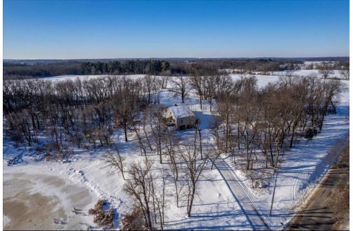 2921 W Miles Road, Janesville, WI 53545-9664