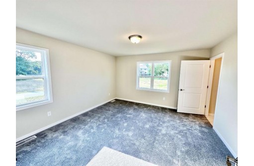 3031 Velkommen Way LEFT, Stoughton, WI 53589