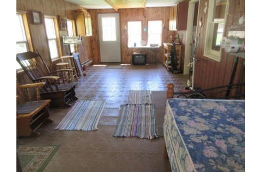 7280 Closing Dam Road, Cassville, WI 53806