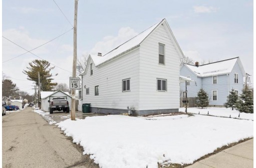 606 Van Buren Street, Fort Atkinson, WI 53538-1716