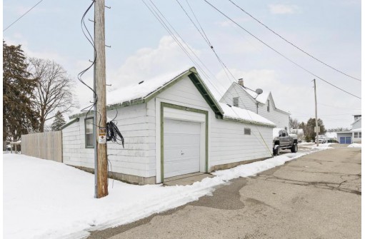 606 Van Buren Street, Fort Atkinson, WI 53538-1716