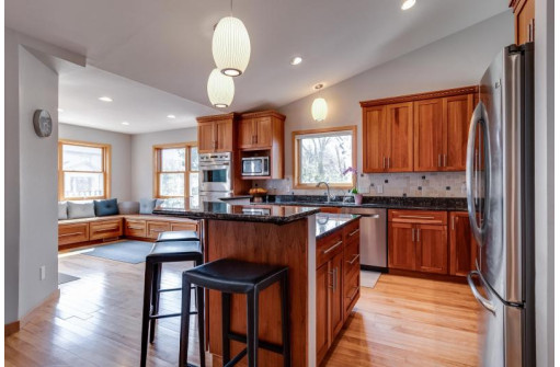 9 E Geneva Circle, Madison, WI 53717