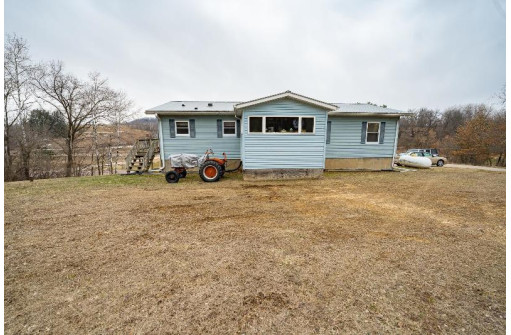 N4254 County Road H, Elroy, WI 53929