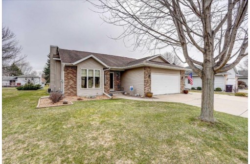 1006 Pasadena Parkway, Waunakee, WI 53597