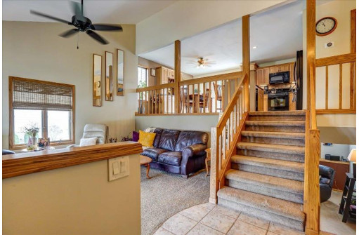 1006 Pasadena Parkway, Waunakee, WI 53597