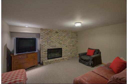 409 Bryce Canyon Circle, Madison, WI 53705