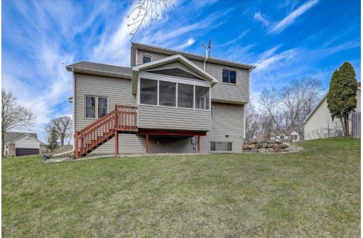 9 Westend Circle, Madison, WI 53704