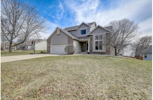 9 Westend Circle, Madison, WI 53704