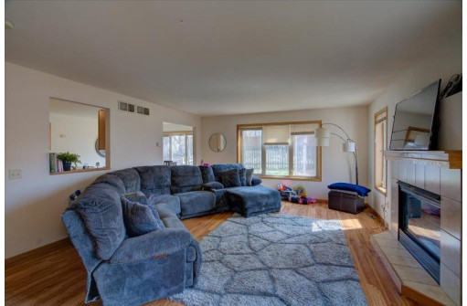 1043 N Thompson Drive, Madison, WI 53704