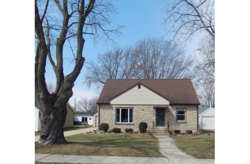 120 Elm Avenue, Waupun, WI 53963-1710