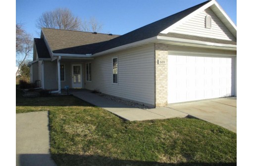 609 Springbrook Circle, DeForest, WI 53532