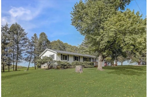 728 Sherman Drive, Marshall, WI 53559