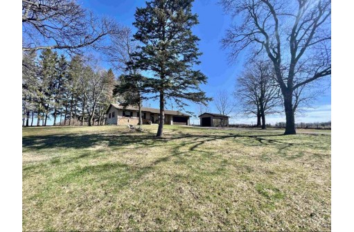 5589 E Buss Road, Clinton, WI 53525-8807