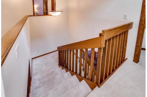 5870 Timber Ridge Trail, Fitchburg, WI 53711