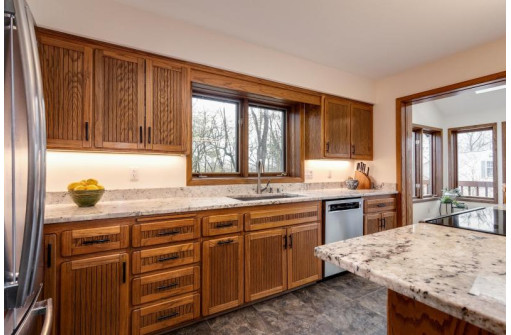 5870 Timber Ridge Trail, Fitchburg, WI 53711