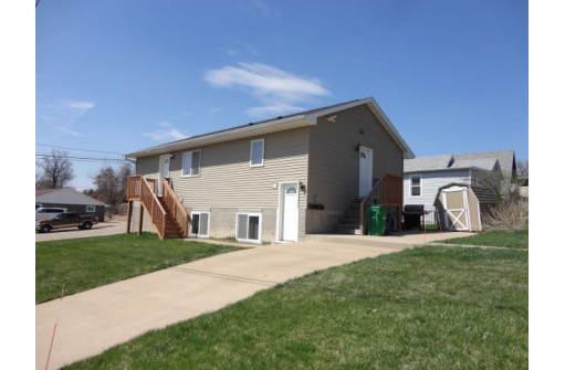 695 Staley Avenue, Platteville, WI 53818