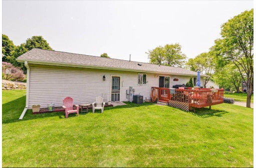 2 Taunton Circle, Madison, WI 53719-1587