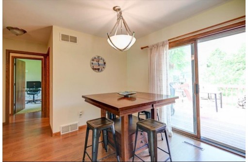 2 Taunton Circle, Madison, WI 53719-1587