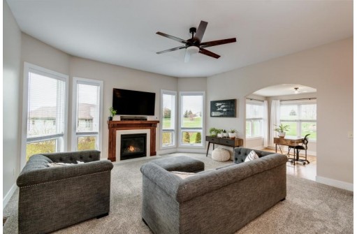 7141 Kalland Way, Sun Prairie, WI 53590