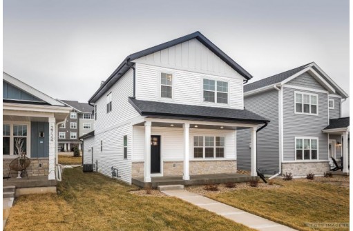 2718 Bomani Drive, Sun Prairie, WI 53590