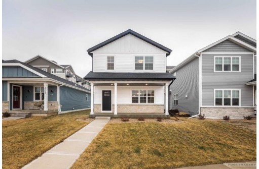 2718 Bomani Drive, Sun Prairie, WI 53590