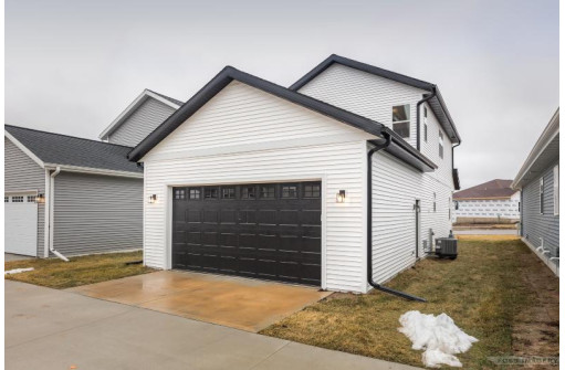 2718 Bomani Drive, Sun Prairie, WI 53590