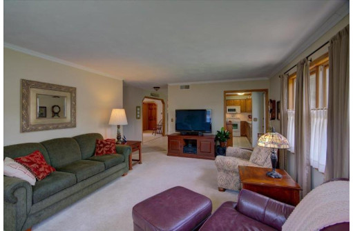 1831 Wallinford Drive, Sun Prairie, WI 53590