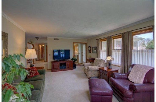 1831 Wallinford Drive, Sun Prairie, WI 53590