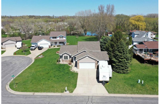 506 Lynnbrook Drive, DeForest, WI 53532