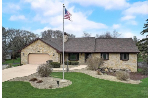 4502 Pinecrest Lane, Windsor, WI 53598