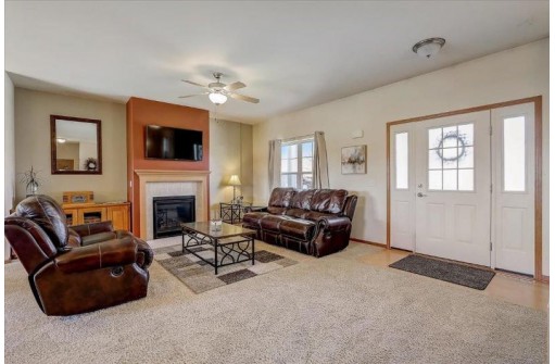 4471 Brookview Court, Windsor, WI 53598