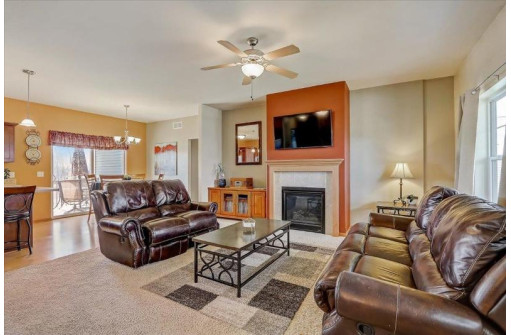 4471 Brookview Court, Windsor, WI 53598