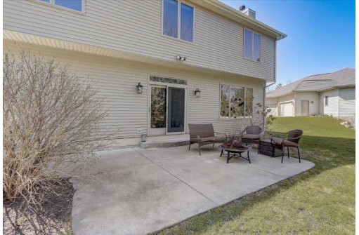 271 Pinnacle Drive, Lake Mills, WI 53551