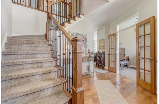 271 Pinnacle Drive, Lake Mills, WI 53551