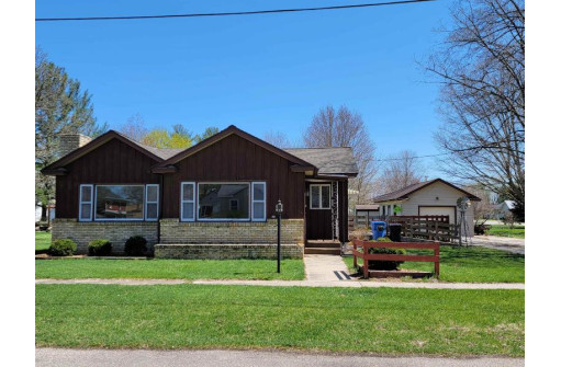 1506 E 3rd Avenue, Brodhead, WI 53520