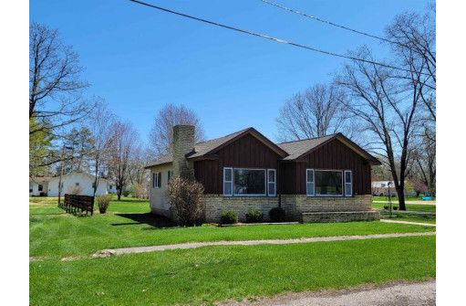 1506 E 3rd Avenue, Brodhead, WI 53520