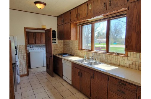 1506 E 3rd Avenue, Brodhead, WI 53520