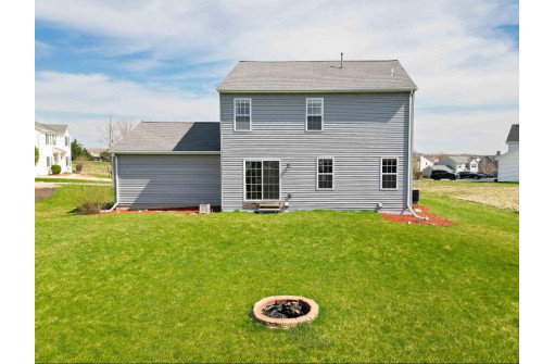 W1177 Fieldcress Court, Ixonia, WI 53036