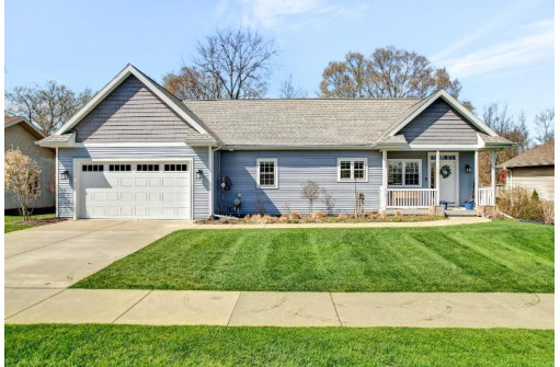 1330 Springbrook Drive, Baraboo, WI 53913